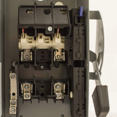 Square D/Schneider Electric D22 60 A Fusible Disconnect Safety Switch.