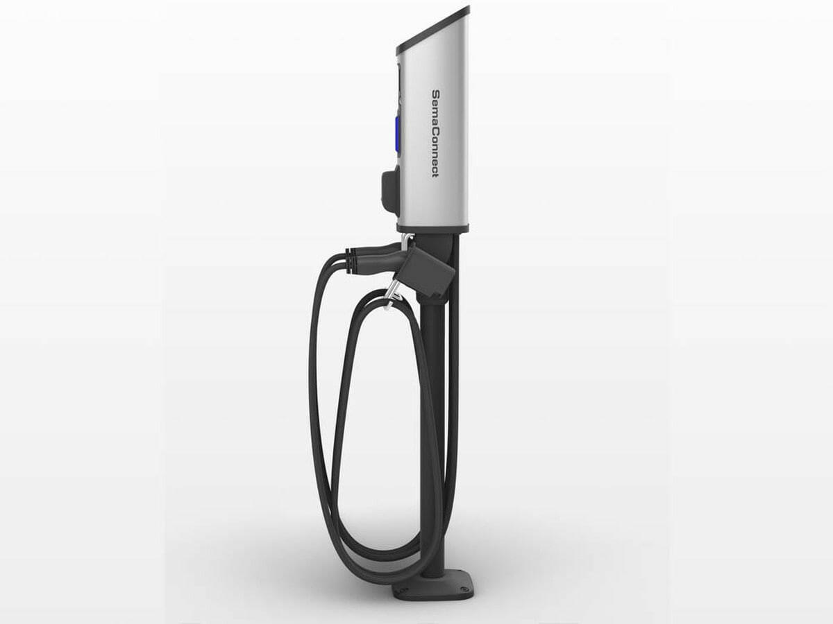 Blink 8 Series 18 ft 11.52 kW at 240 Vac 9.984 kW at 208 Vac Hardwired EV Charging Station with Cable