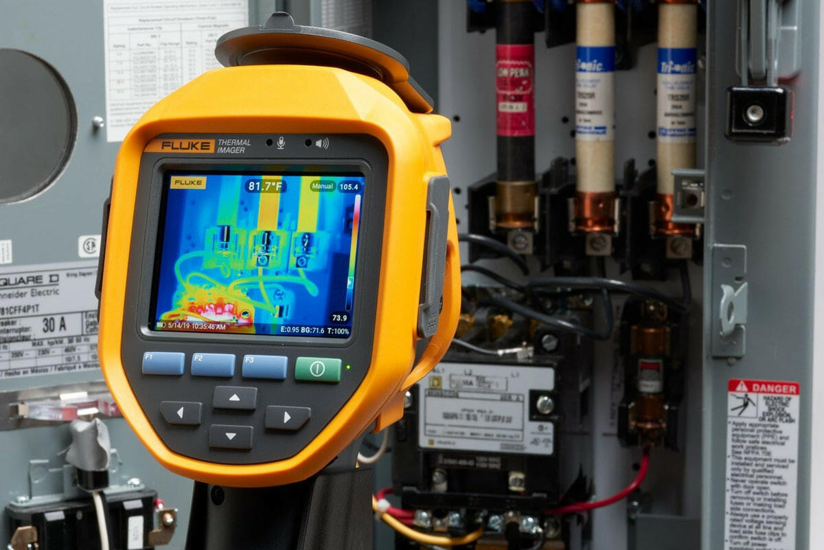 FLUKE Infrared Camera: Harsh Environment Infrared Cameras, 50°, 50°, USB/Wireless, 320 x 240, Adj